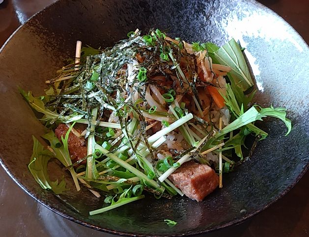 カットステーキ丼